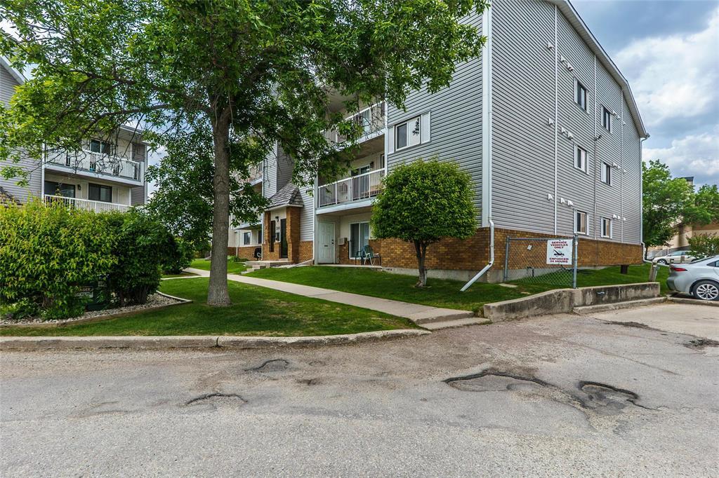 Photo 18 of 5207 130 Plaza Drive, Winnipeg MB