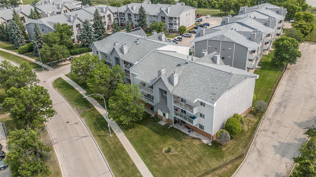 Photo 1 of 5207 130 Plaza Drive, Winnipeg MB