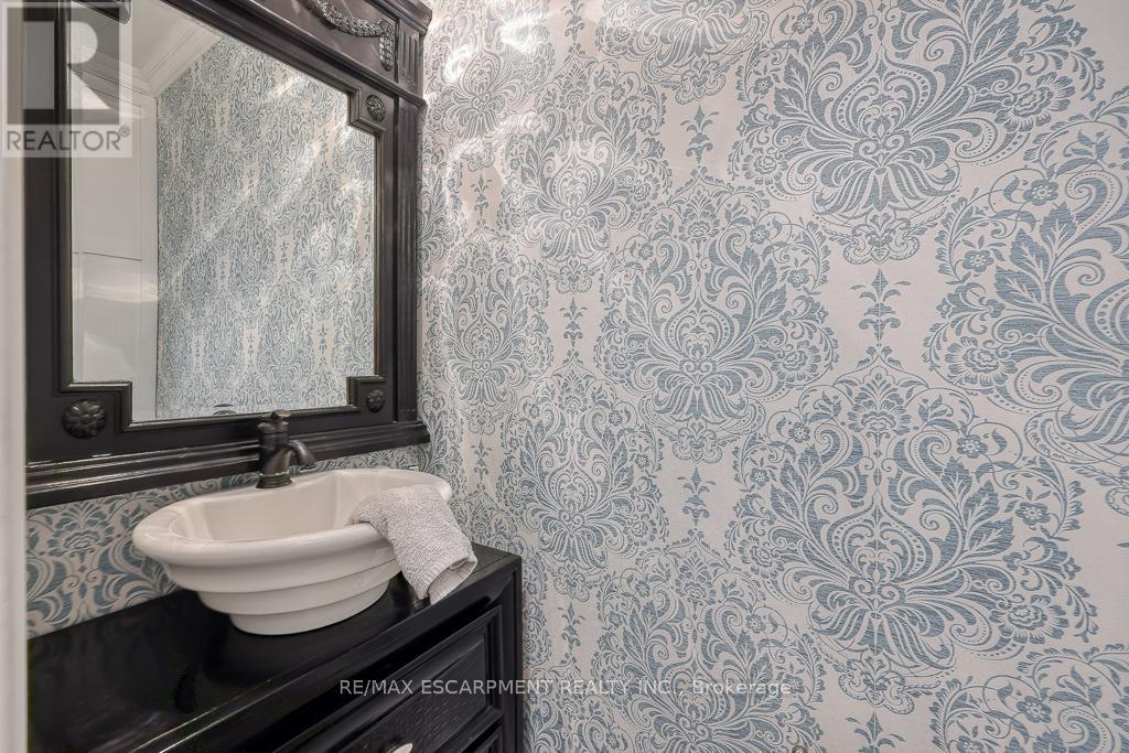 Photo 48 of 37 Lambert Crescent, Brantford ON