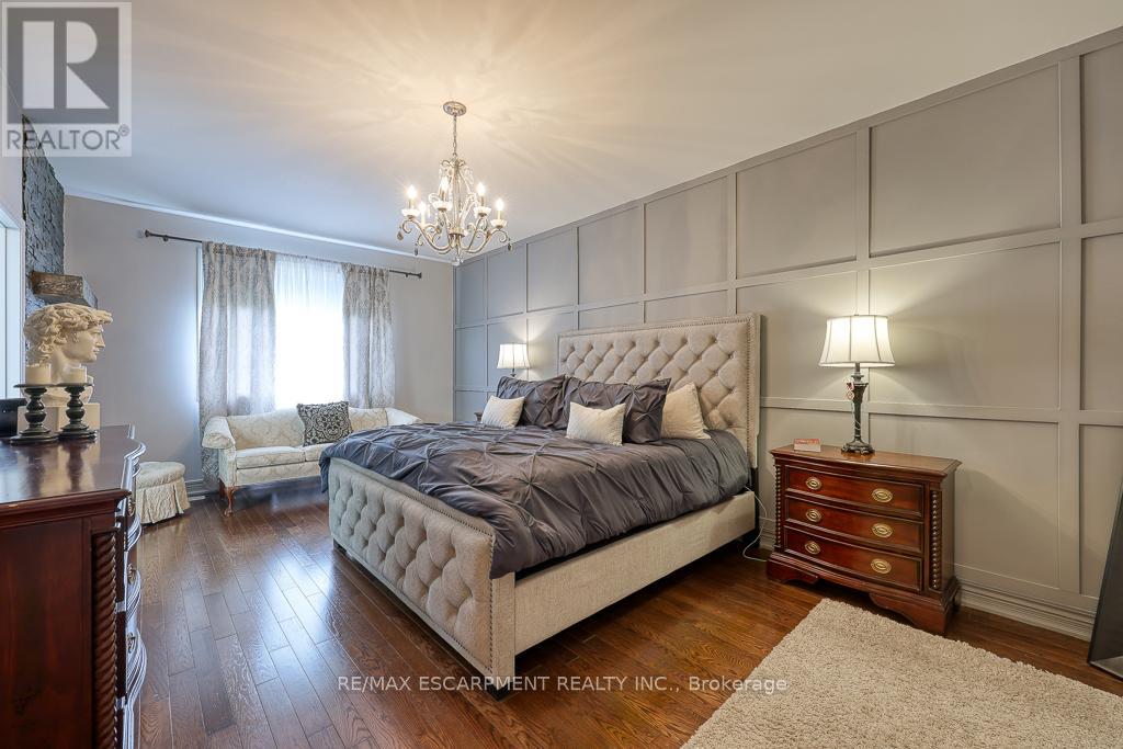 Photo 43 of 37 Lambert Crescent, Brantford ON