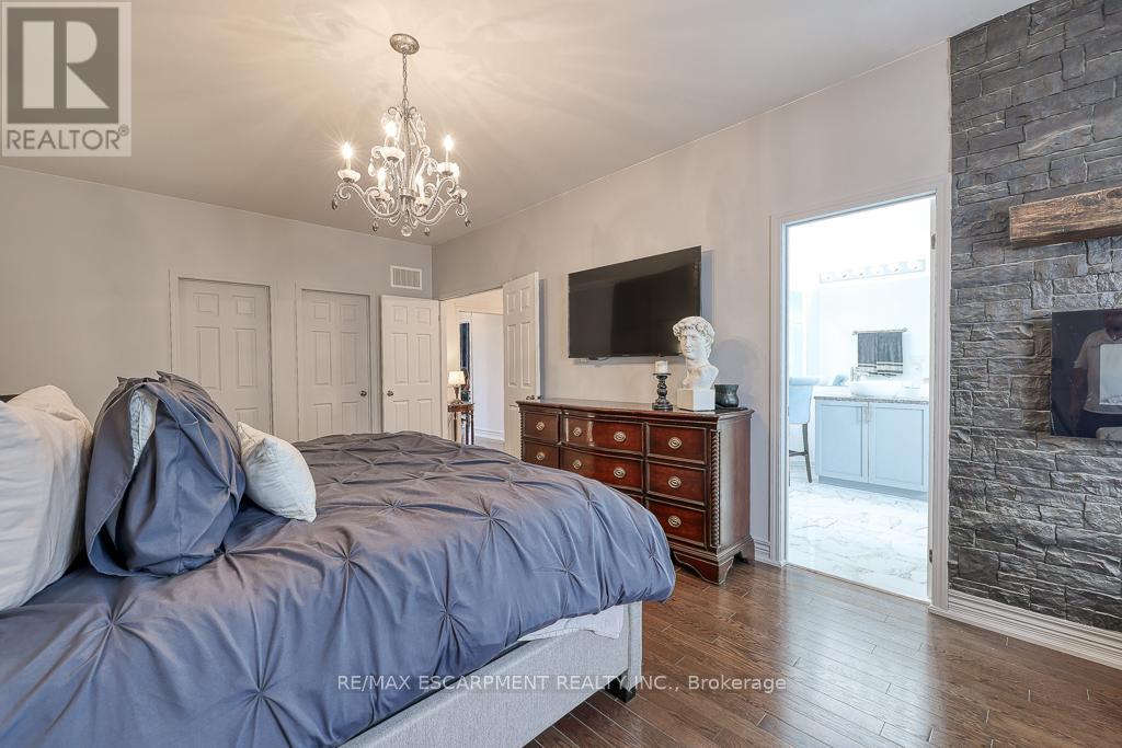 Photo 49 of 37 Lambert Crescent, Brantford ON