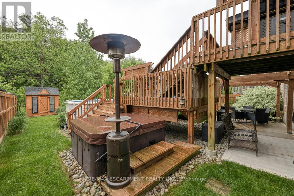 Photo 5 of 37 Lambert Crescent, Brantford ON