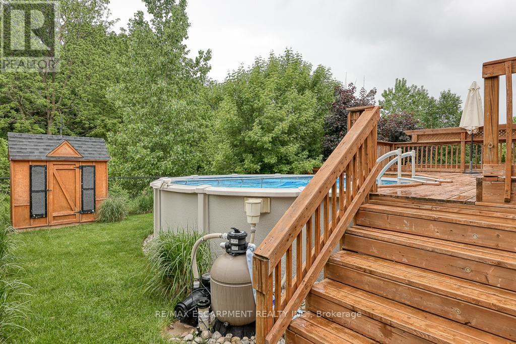 Photo 14 of 37 Lambert Crescent, Brantford ON