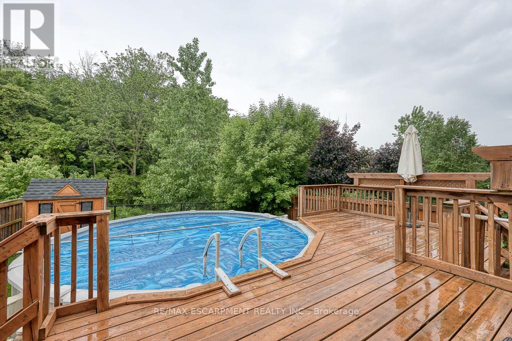 Photo 2 of 37 Lambert Crescent, Brantford ON