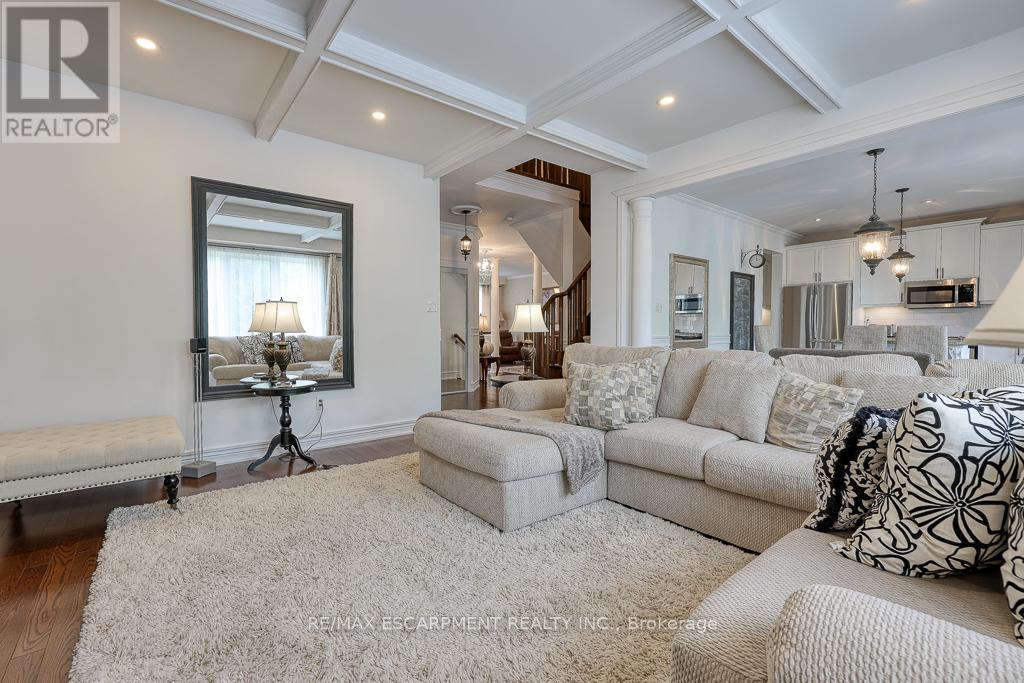 Photo 30 of 37 Lambert Crescent, Brantford ON