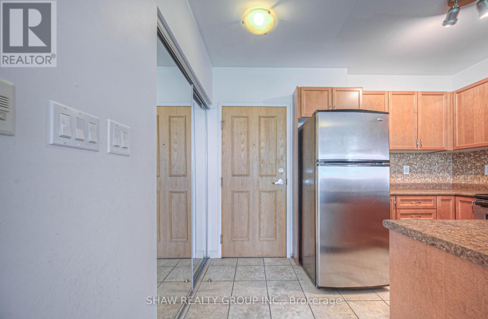 Photo 11 of 104 8 Harris Street, Cambridge ON