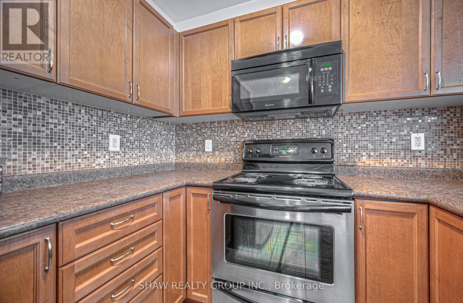 Photo 12 of 104 8 Harris Street, Cambridge ON