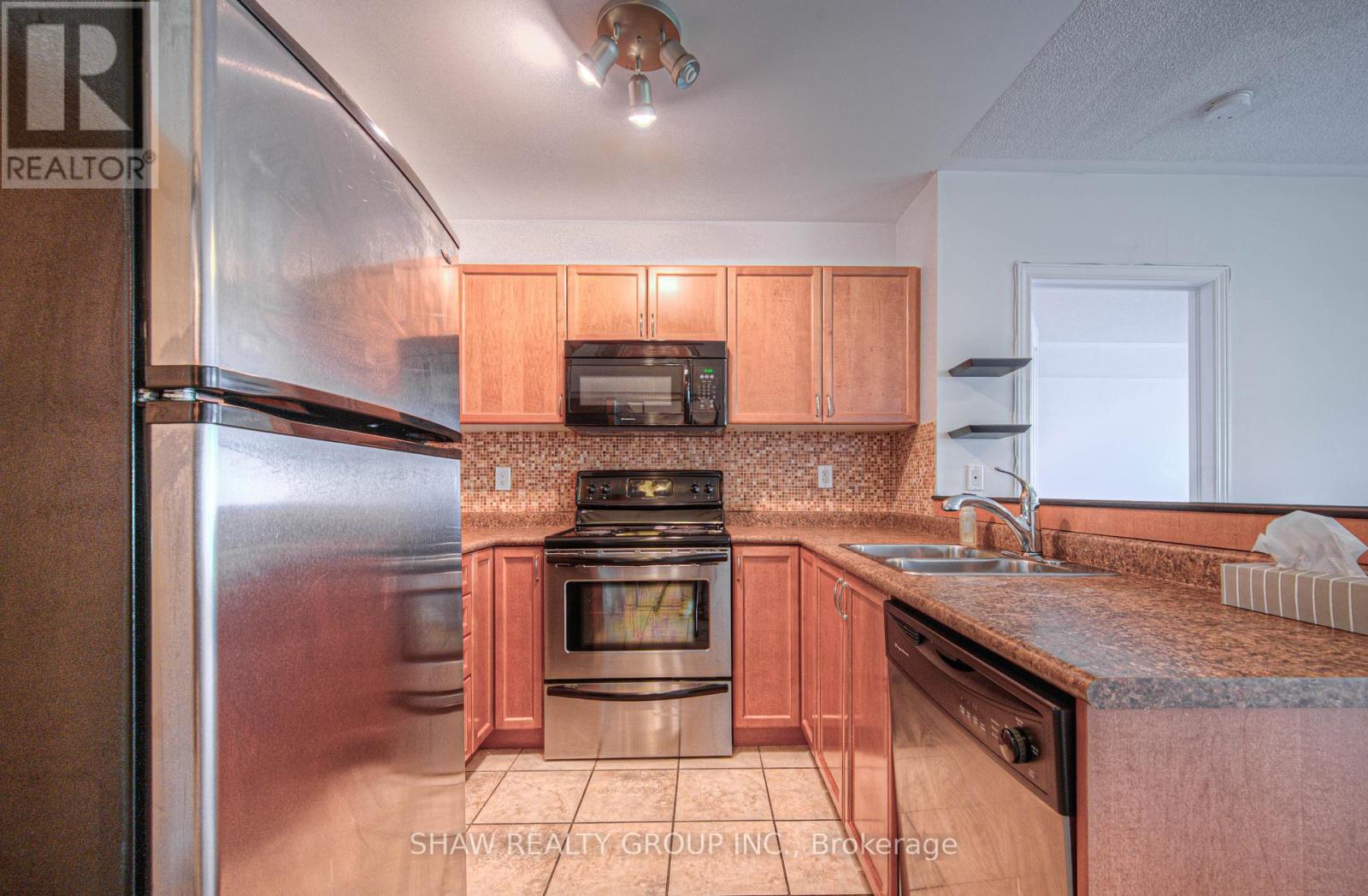 Photo 13 of 104 8 Harris Street, Cambridge ON