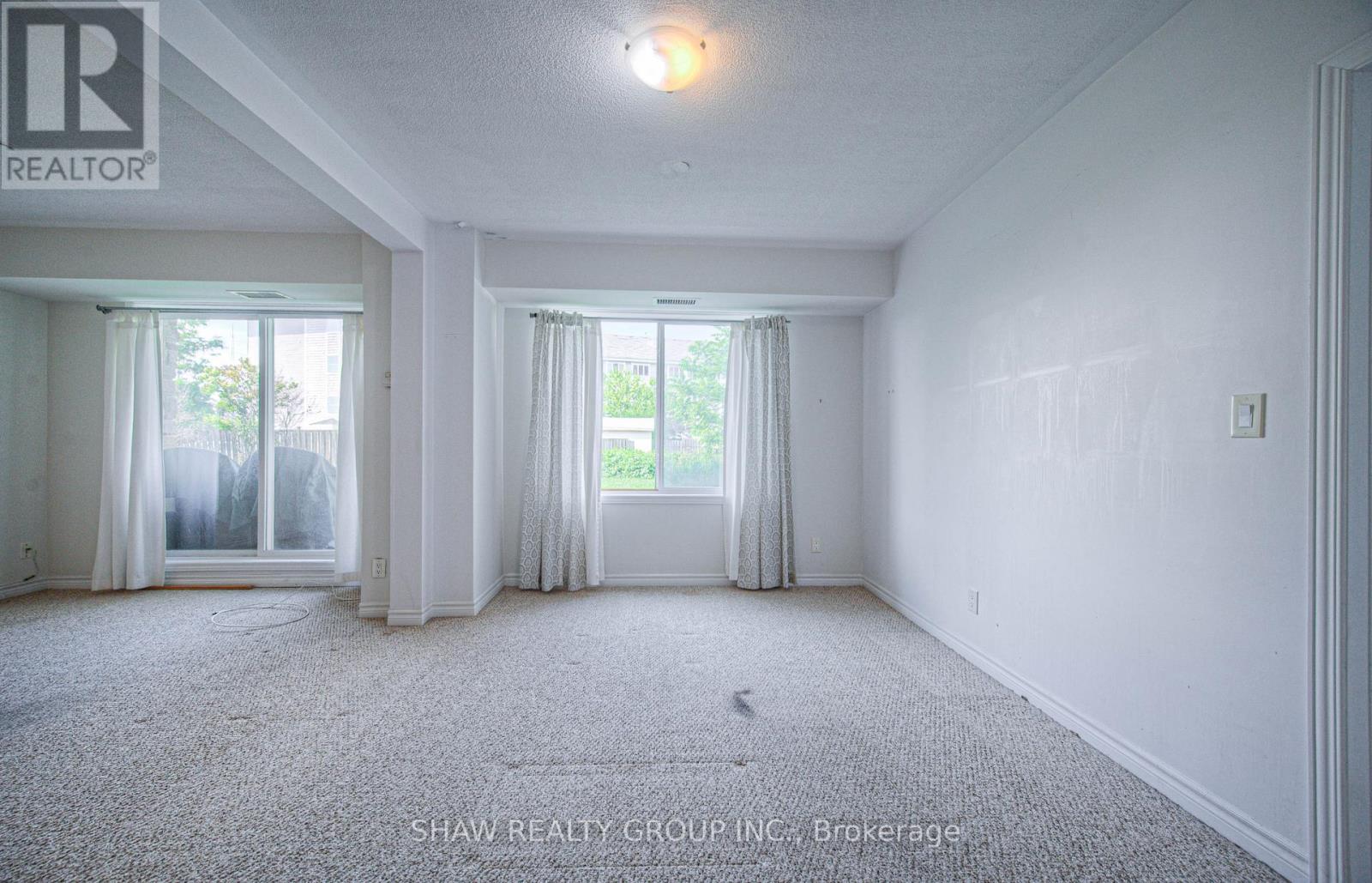 Photo 16 of 104 8 Harris Street, Cambridge ON