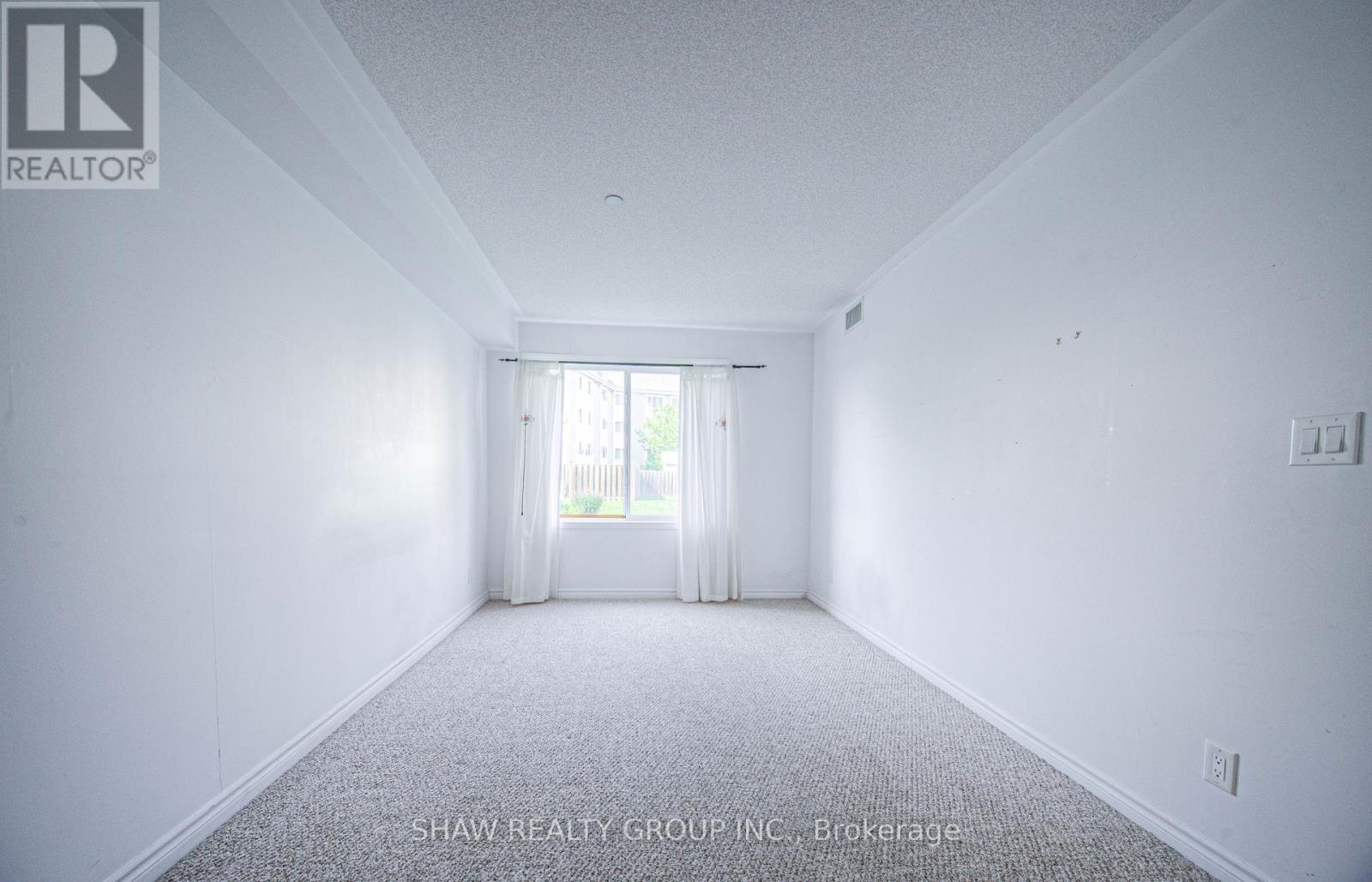 Photo 23 of 104 8 Harris Street, Cambridge ON