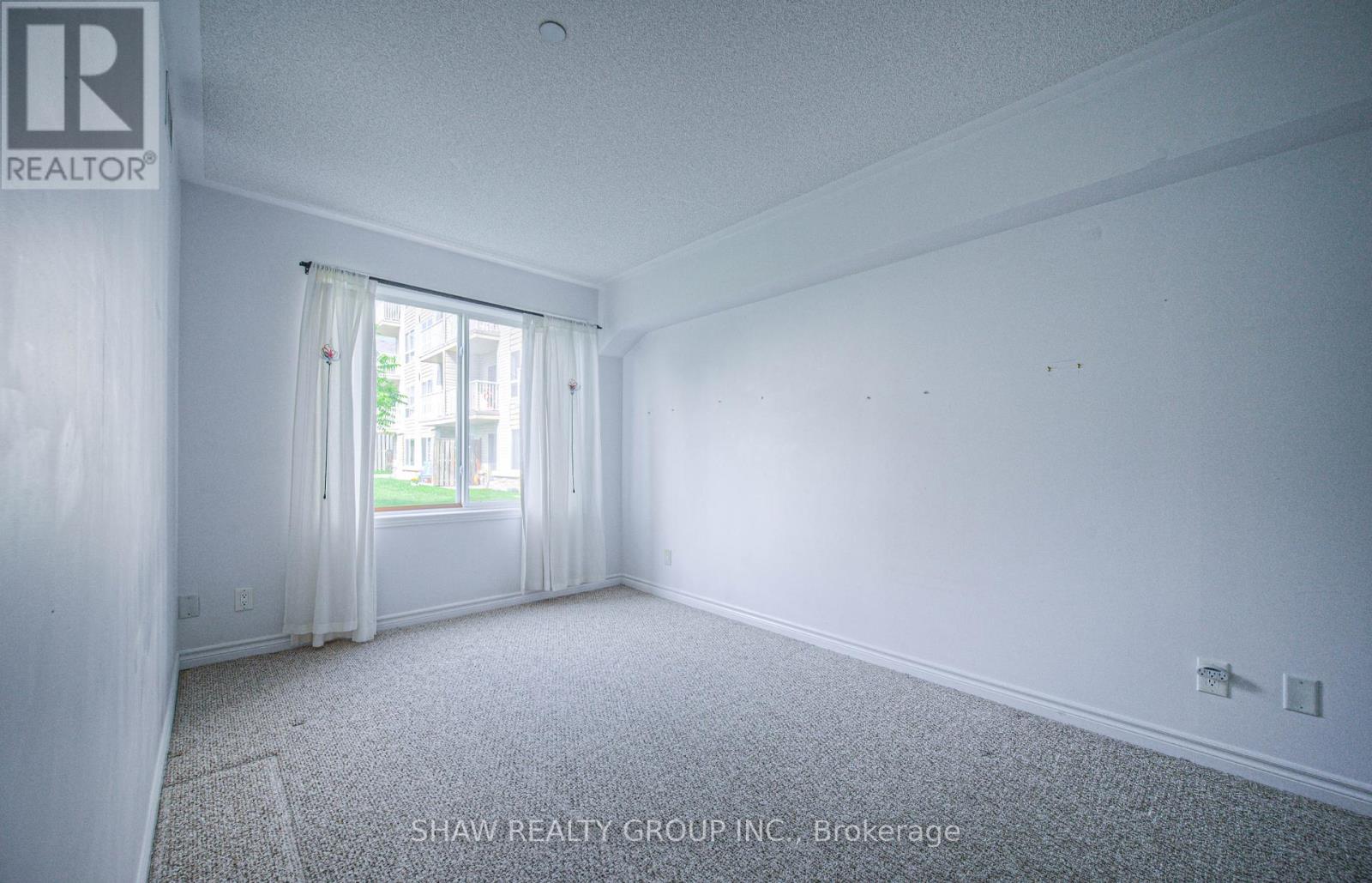 Photo 32 of 104 8 Harris Street, Cambridge ON