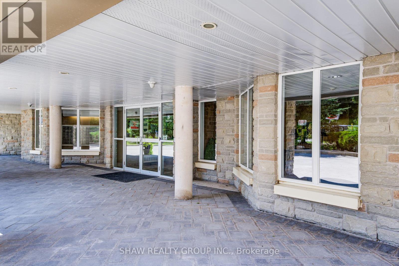 Photo 4 of 104 8 Harris Street, Cambridge ON
