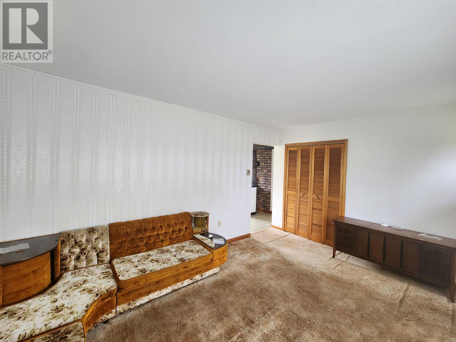 1610 Selkirk Road - 16