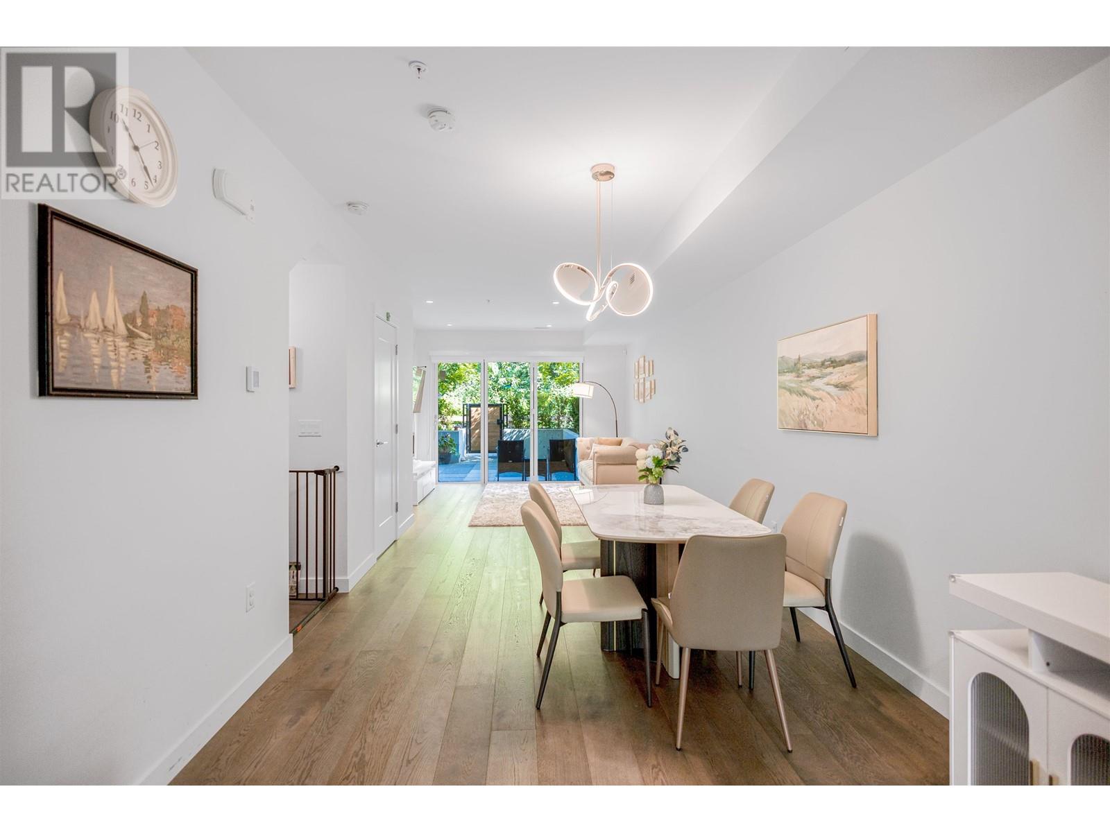 8 1960 GLENAIRE DRIVE, North Vancouver