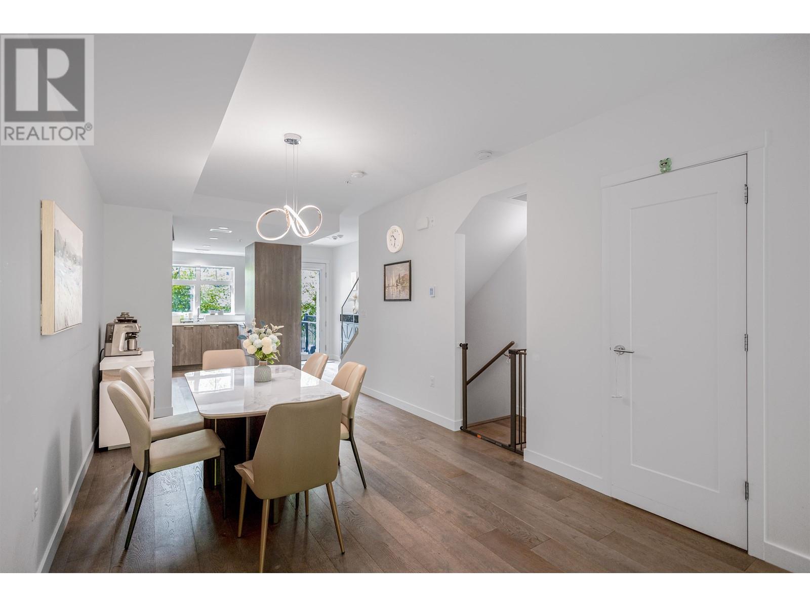 8 1960 GLENAIRE DRIVE, North Vancouver
