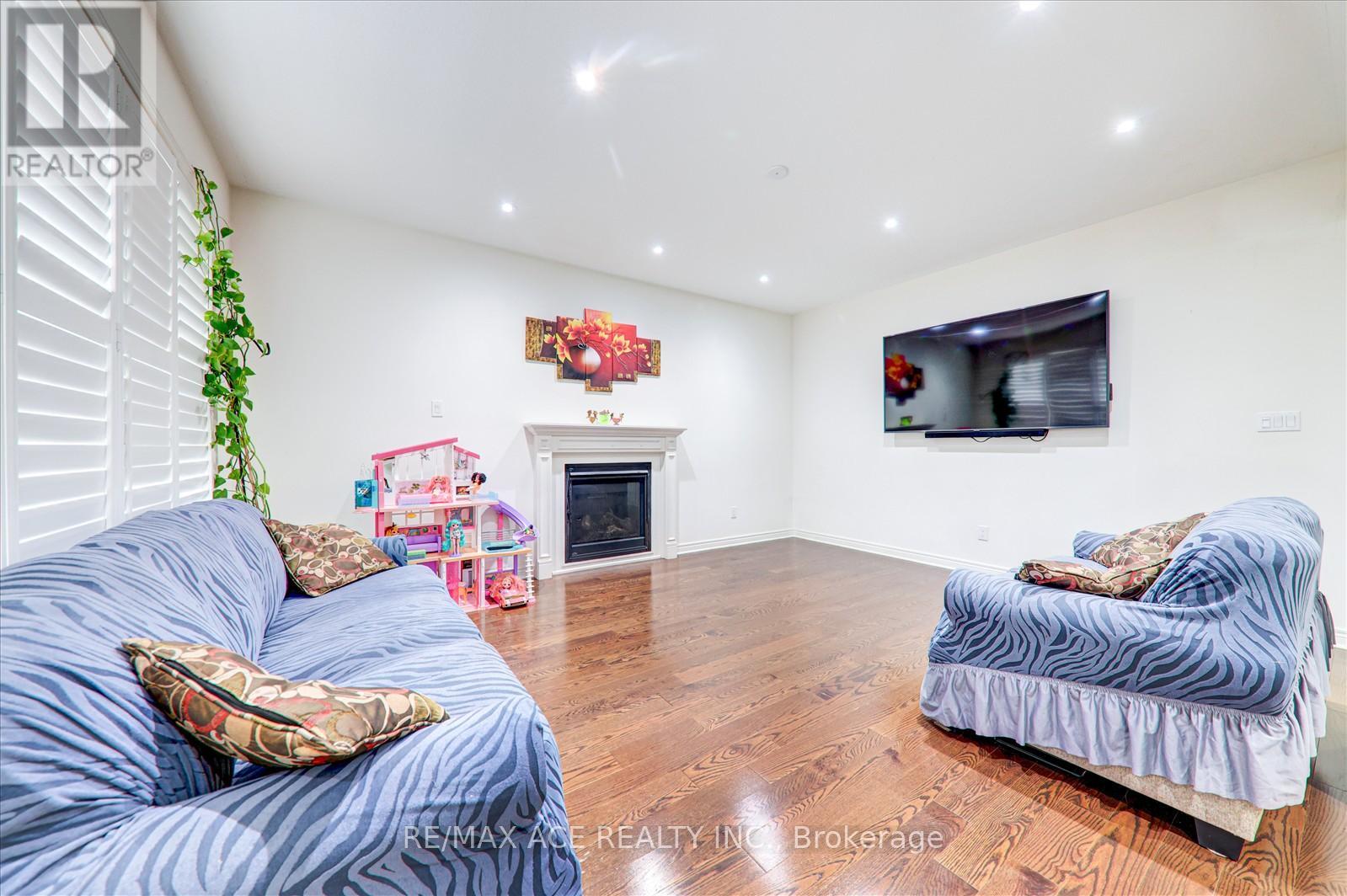 Photo 14 of 5 Turner Drive, New Tecumseth ON