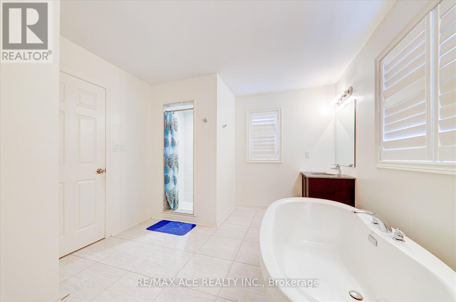 Photo 24 of 5 Turner Drive, New Tecumseth ON