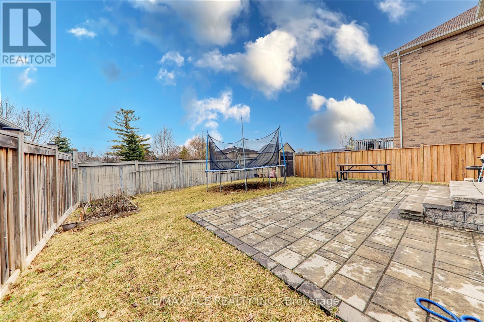 Photo 37 of 5 Turner Drive, New Tecumseth ON
