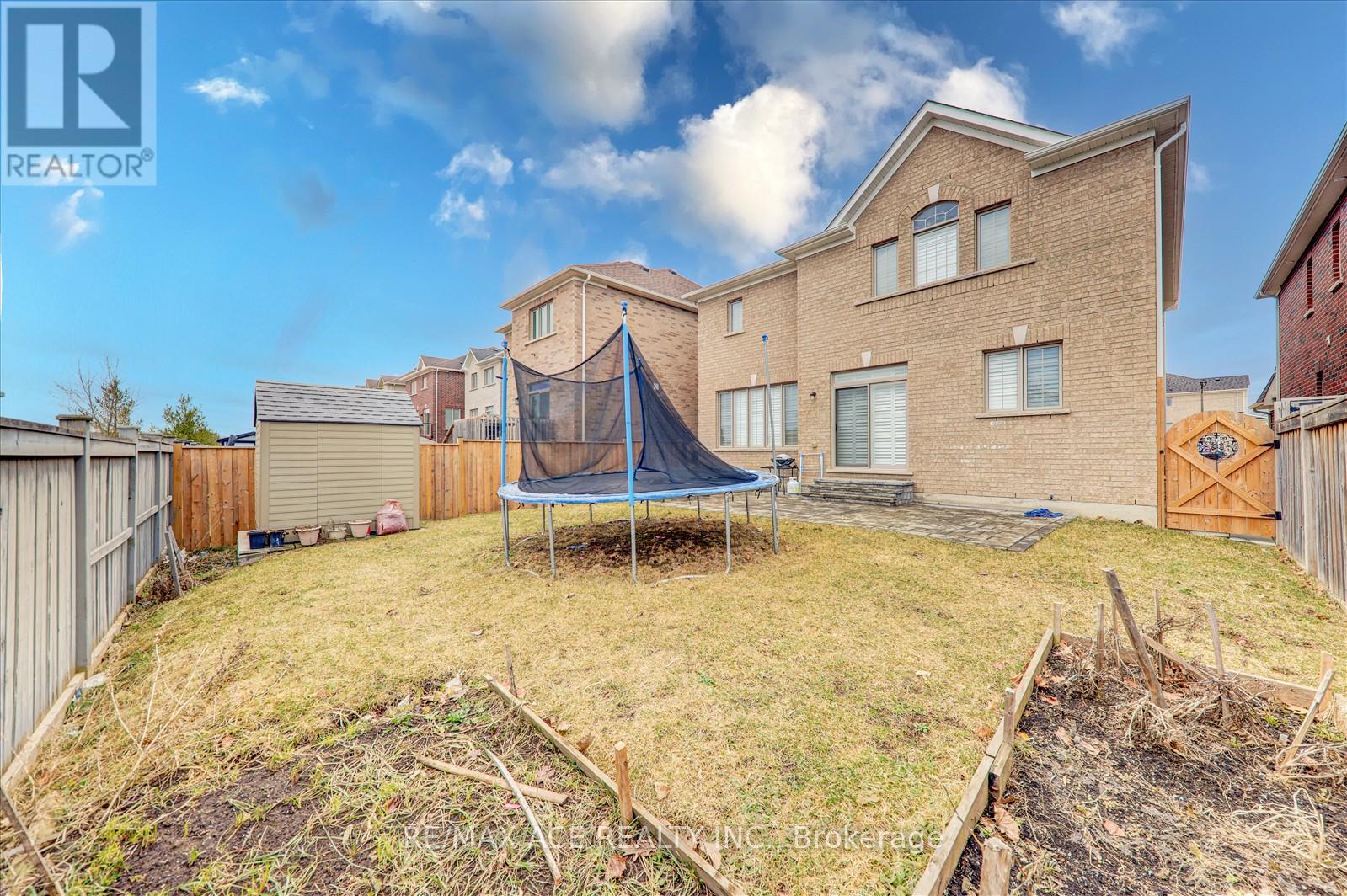 Photo 38 of 5 Turner Drive, New Tecumseth ON