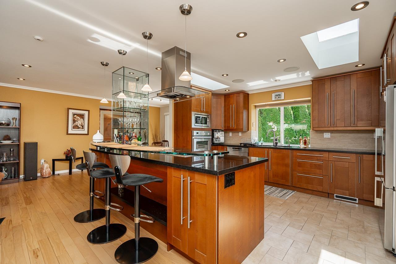 Photo 7 of 9175 Mulholland Place, Delta BC