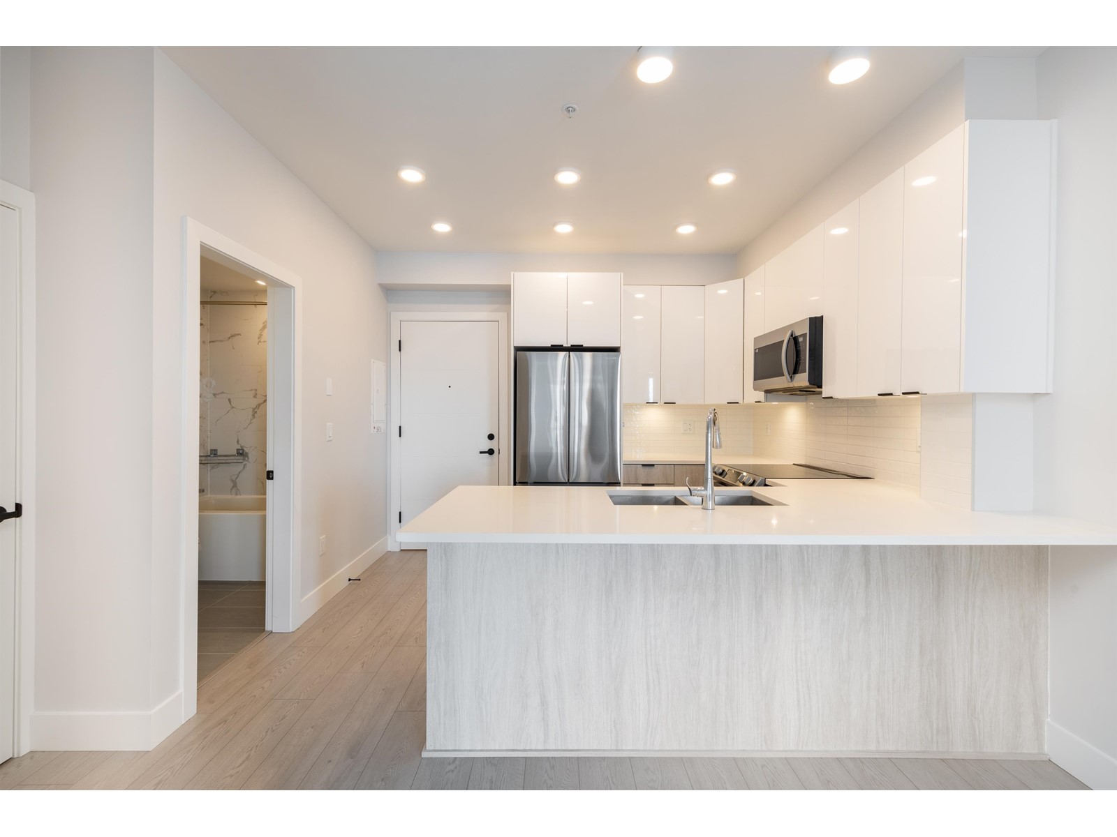 Photo 2 of 522 20360 Logan Avenue, Langley BC