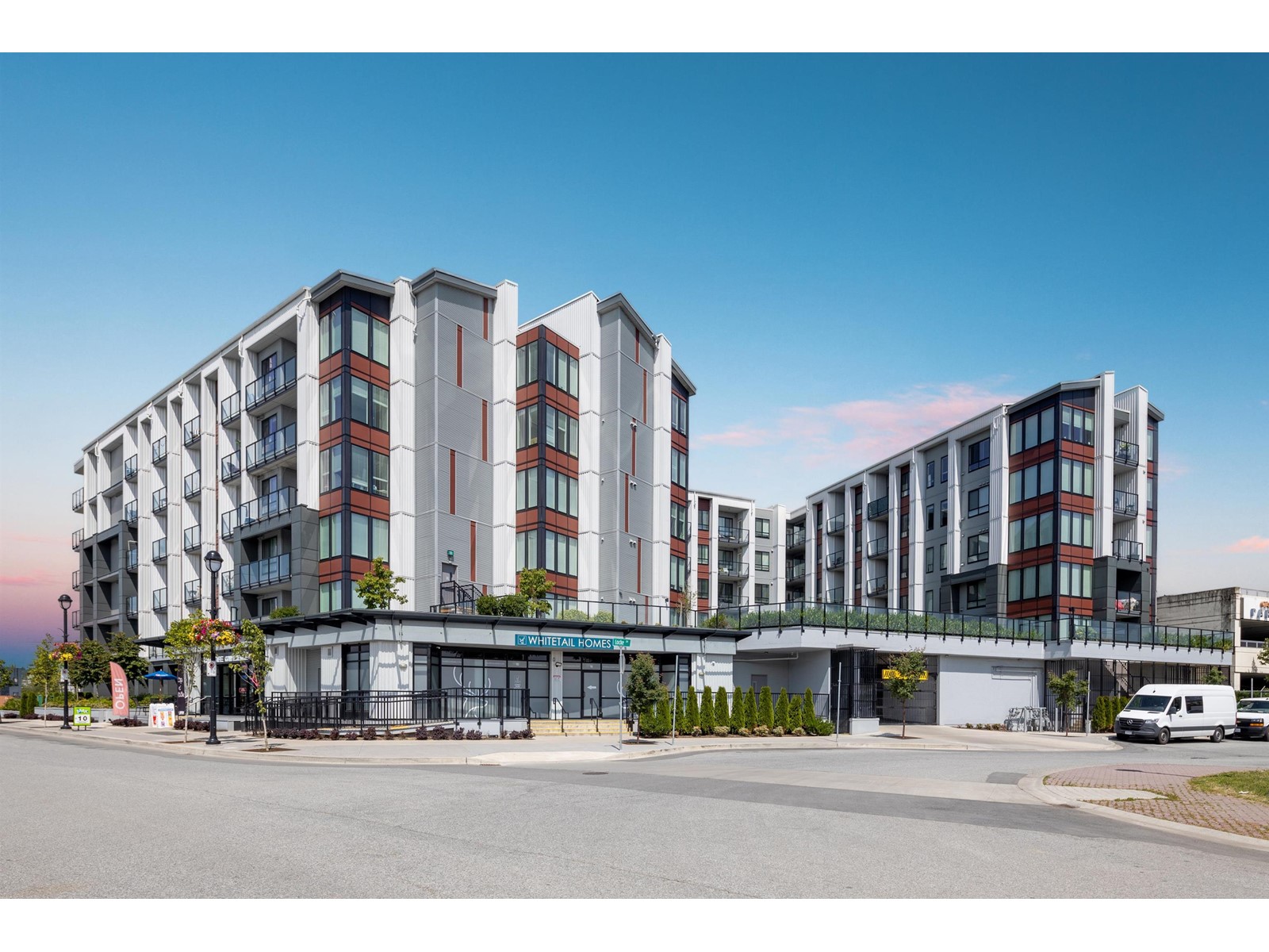 Photo 1 of 522 20360 Logan Avenue, Langley BC
