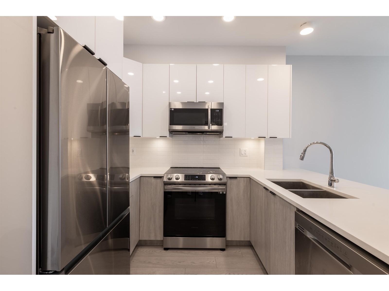 Photo 4 of 522 20360 Logan Avenue, Langley BC