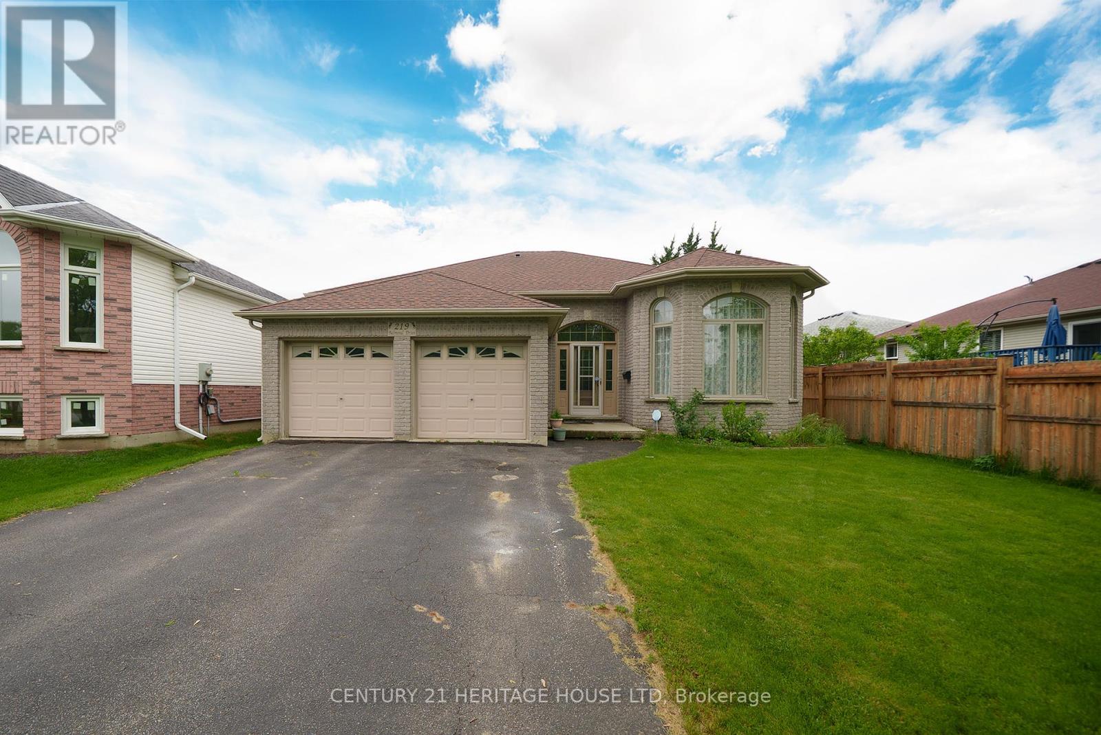 Photo 21 of 219 Balmoral Drive, Brantford ON