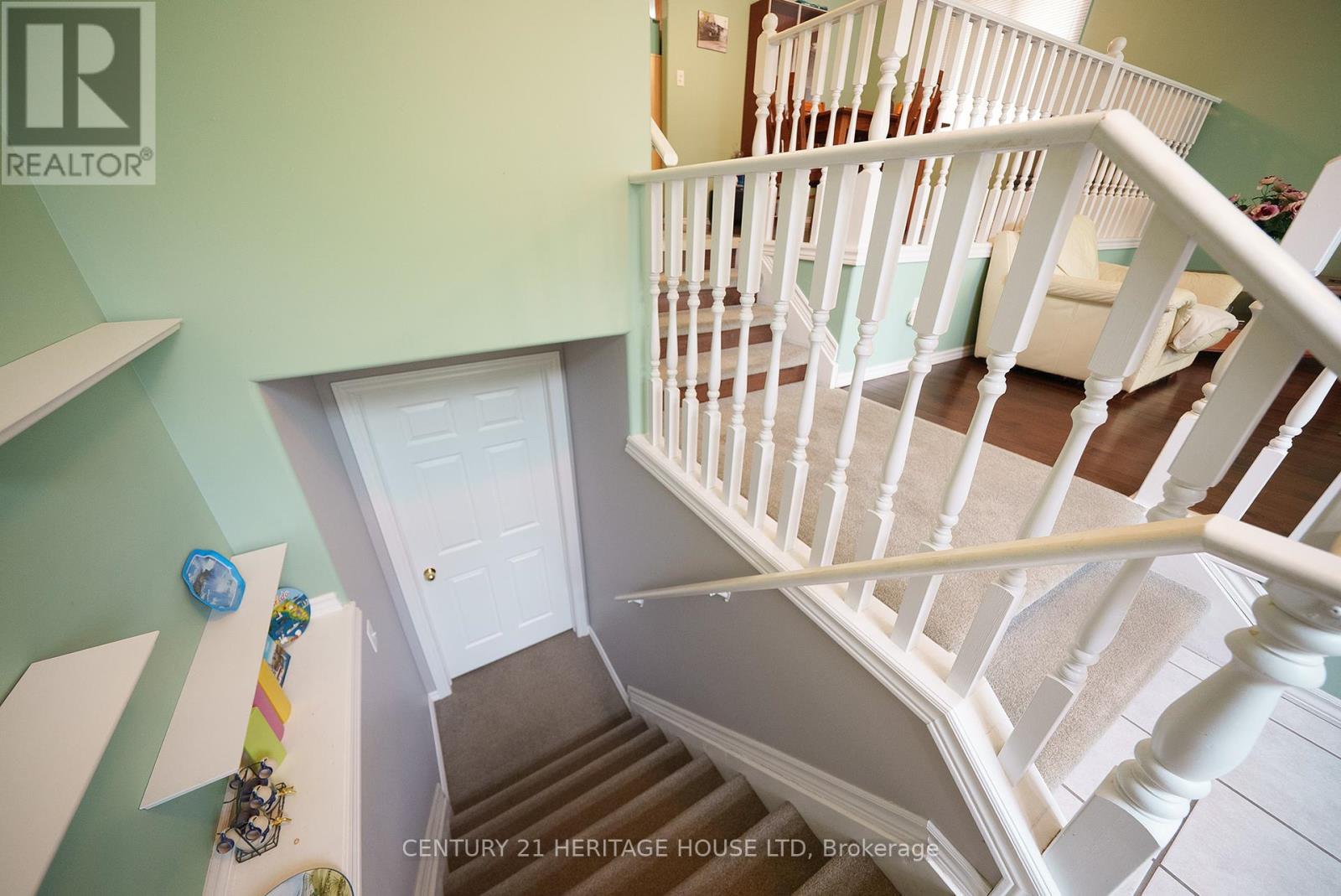Photo 2 of 219 Balmoral Drive, Brantford ON