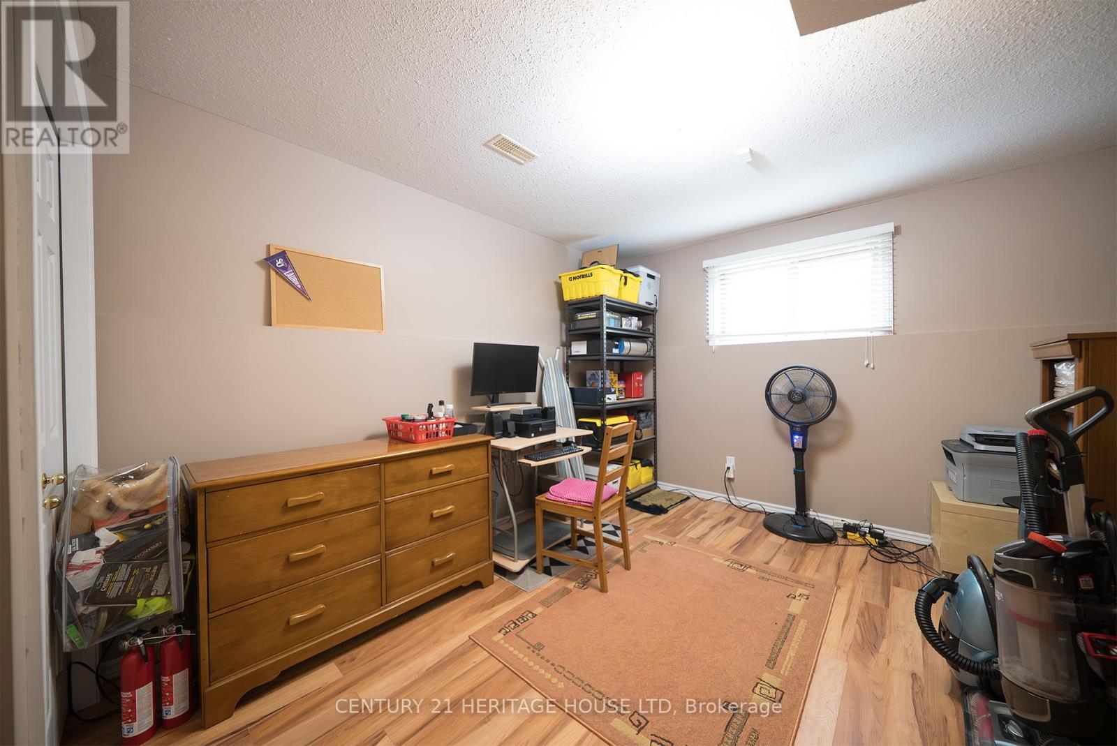 Photo 13 of 219 Balmoral Drive, Brantford ON