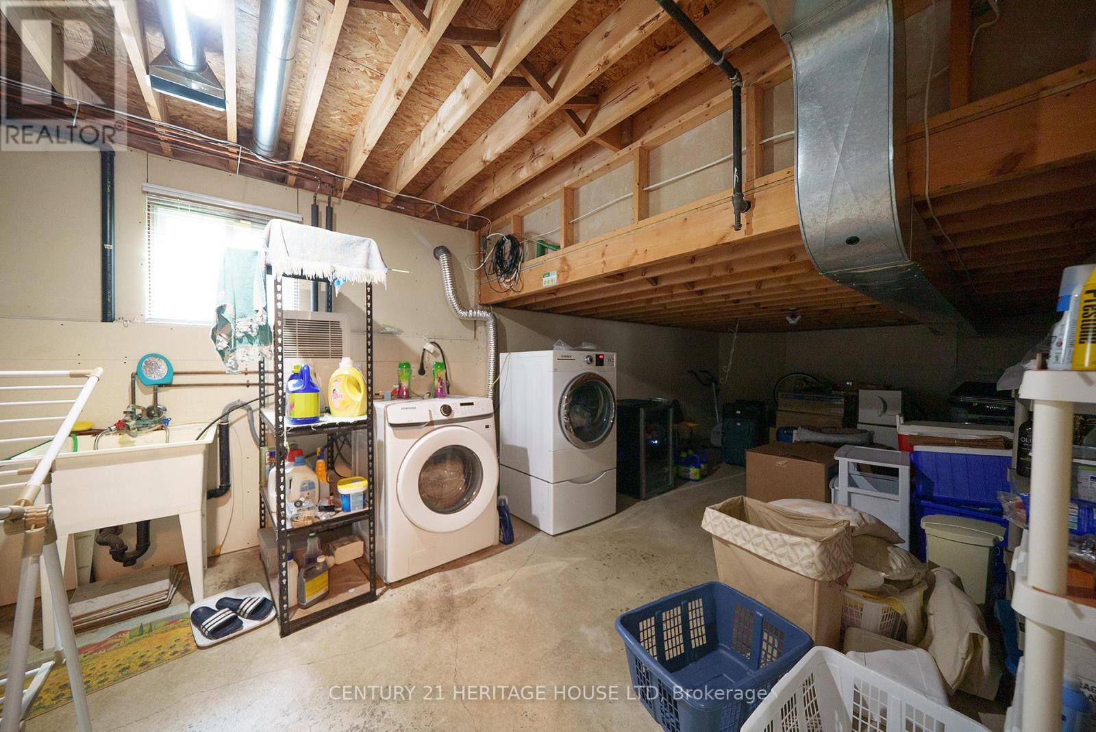 Photo 15 of 219 Balmoral Drive, Brantford ON