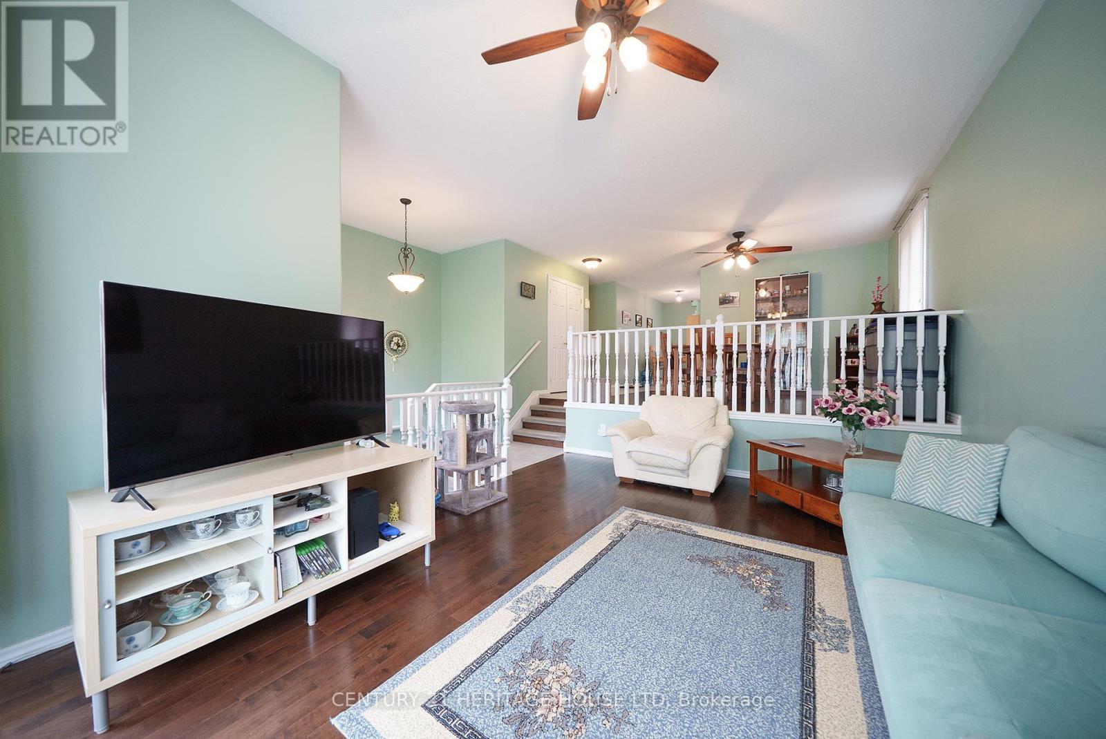 Photo 3 of 219 Balmoral Drive, Brantford ON