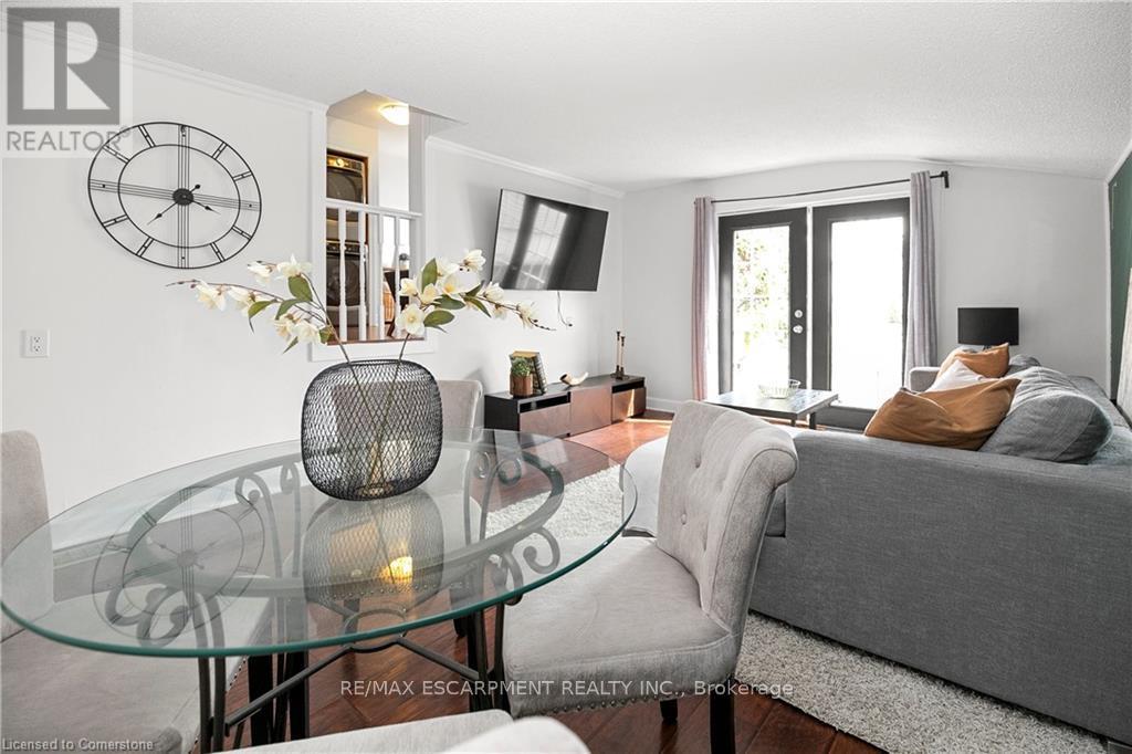 Photo 27 of 53 Houghton Avenue N, Hamilton ON