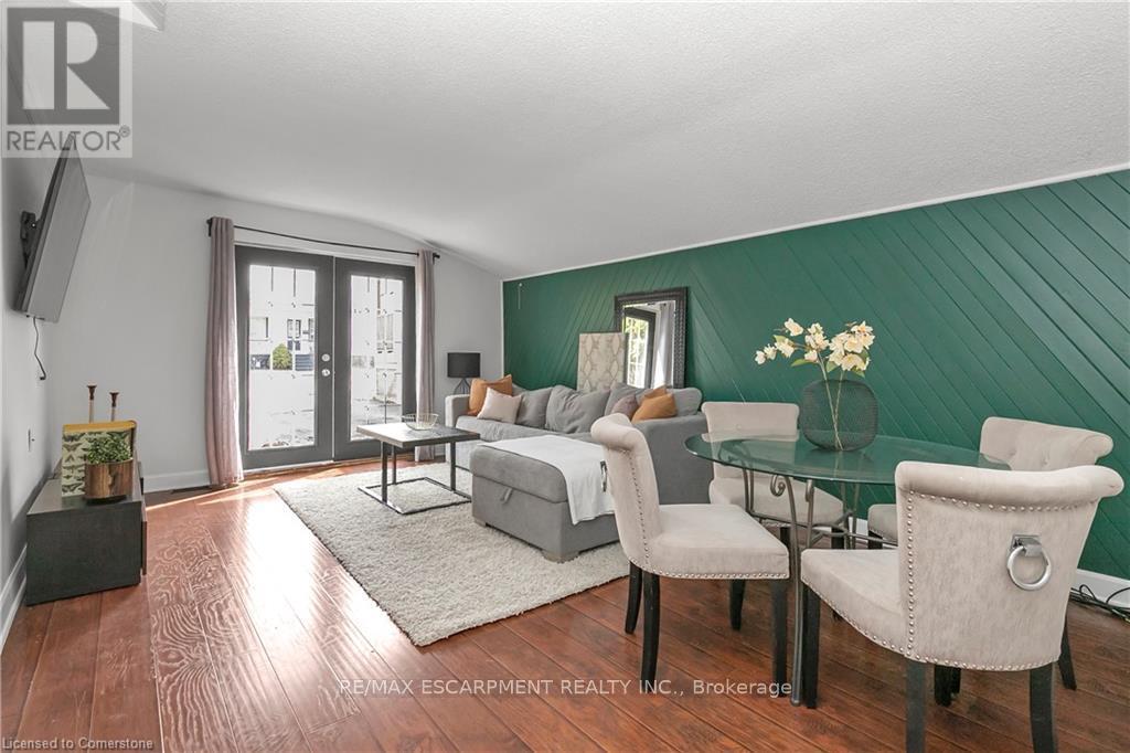 Photo 18 of 53 Houghton Avenue N, Hamilton ON