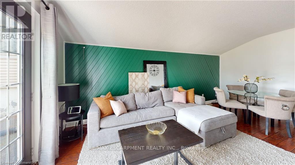 Photo 24 of 53 Houghton Avenue N, Hamilton ON