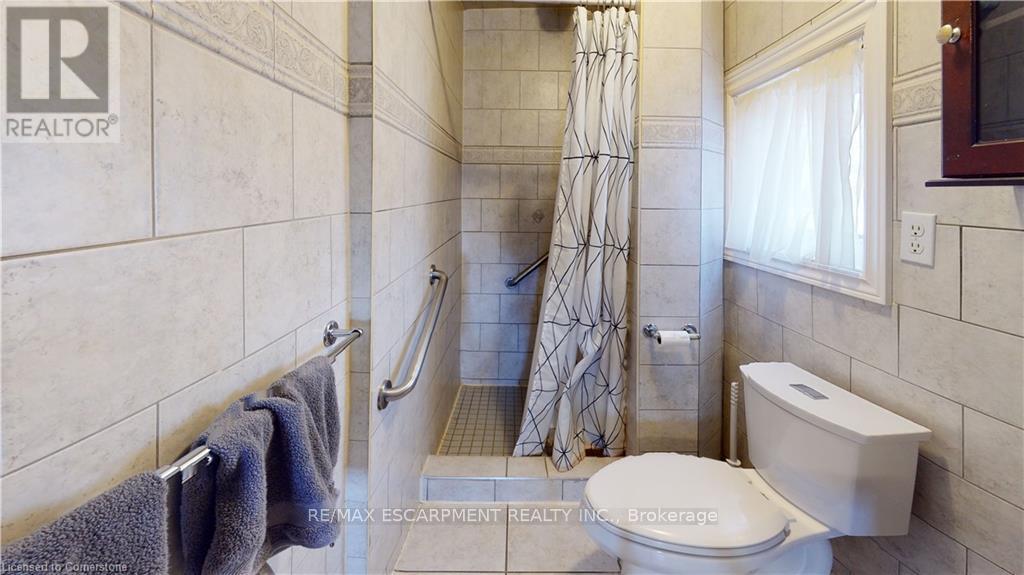 Photo 23 of 53 Houghton Avenue N, Hamilton ON