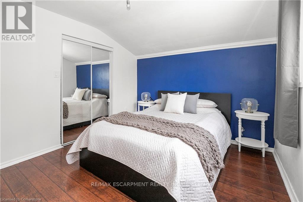 Photo 19 of 53 Houghton Avenue N, Hamilton ON