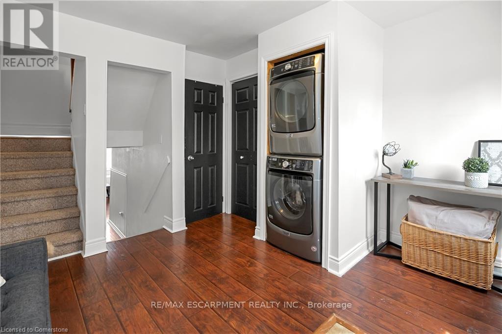 Photo 7 of 53 Houghton Avenue N, Hamilton ON