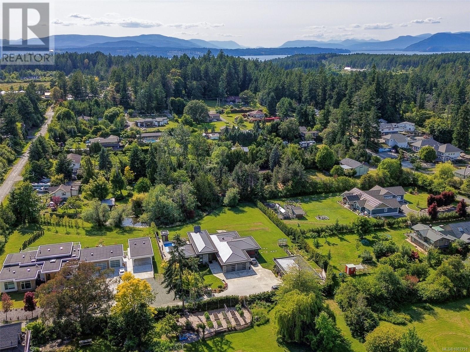  1096 Maple Road, North Saanich