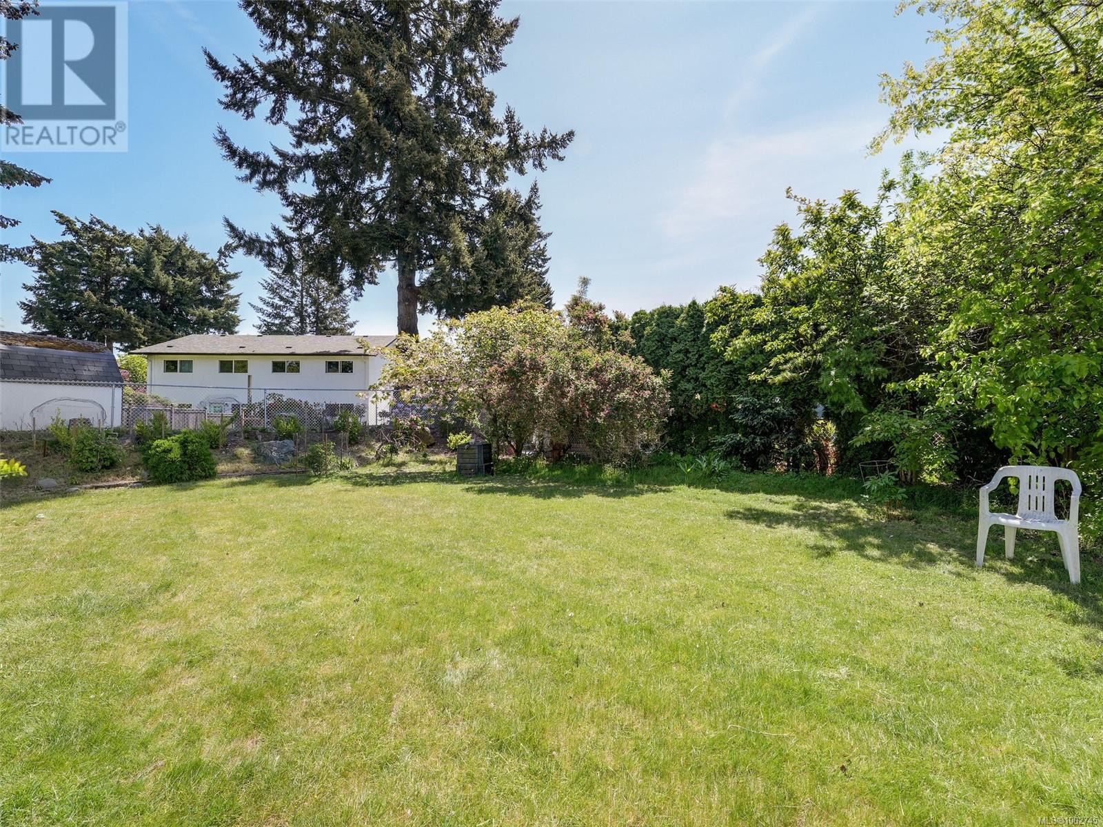 Photo 17 of 3343 Brenda Lane, Colwood BC