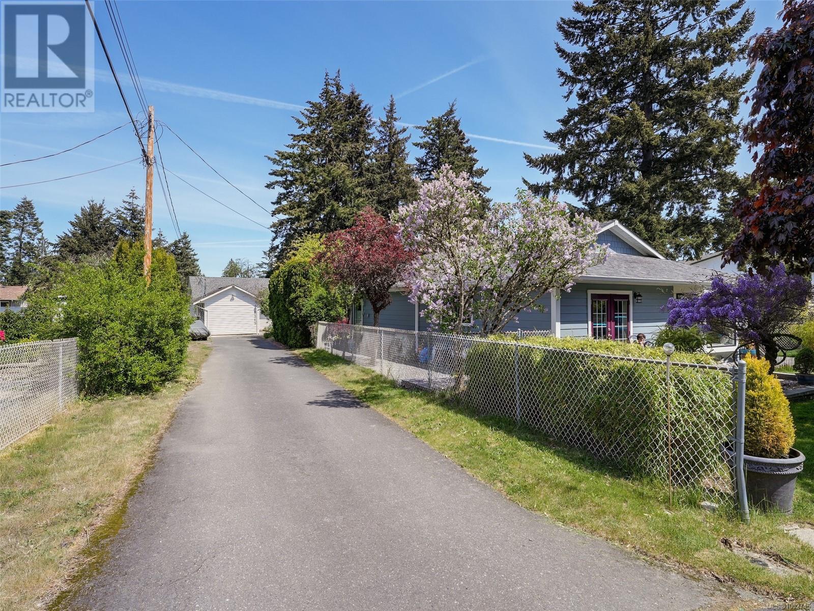 Photo 18 of 3343 Brenda Lane, Colwood BC
