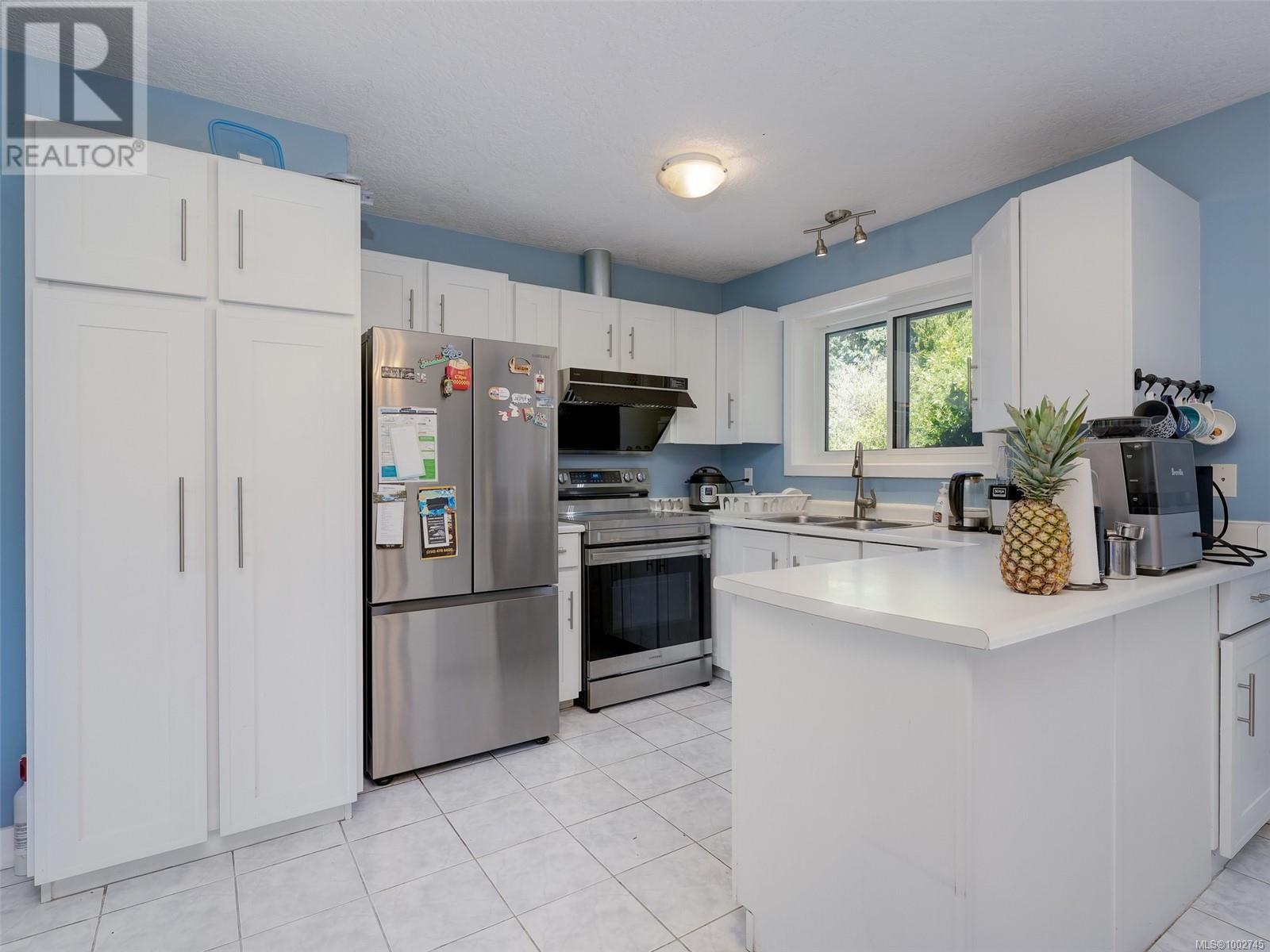 Photo 2 of 3343 Brenda Lane, Colwood BC