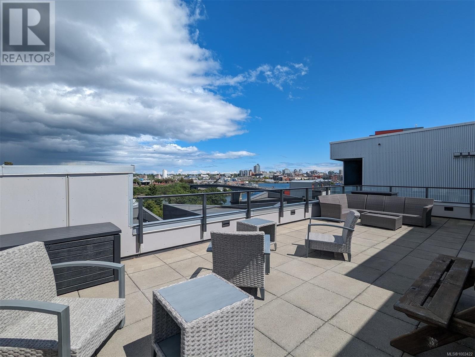 414 767 Tyee Road, Victoria