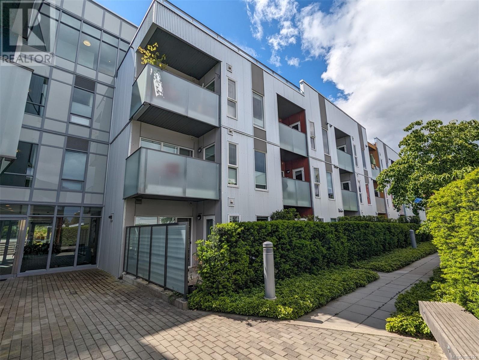 414 767 Tyee Road, Victoria