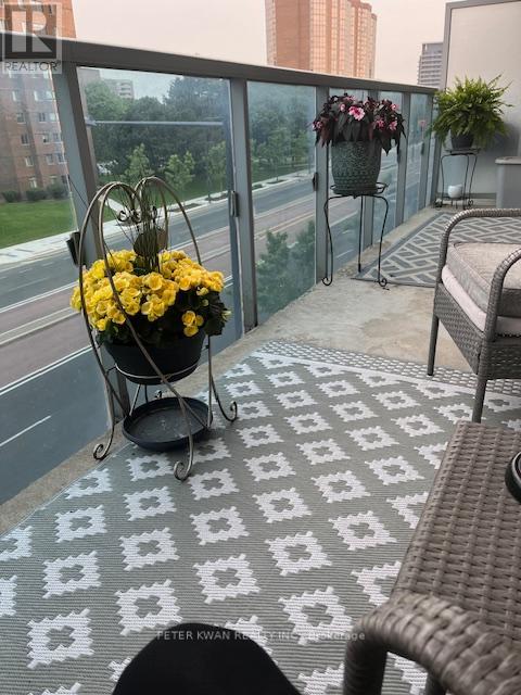 Photo 10 of 332 9471 Yonge Street, Richmond Hill ON