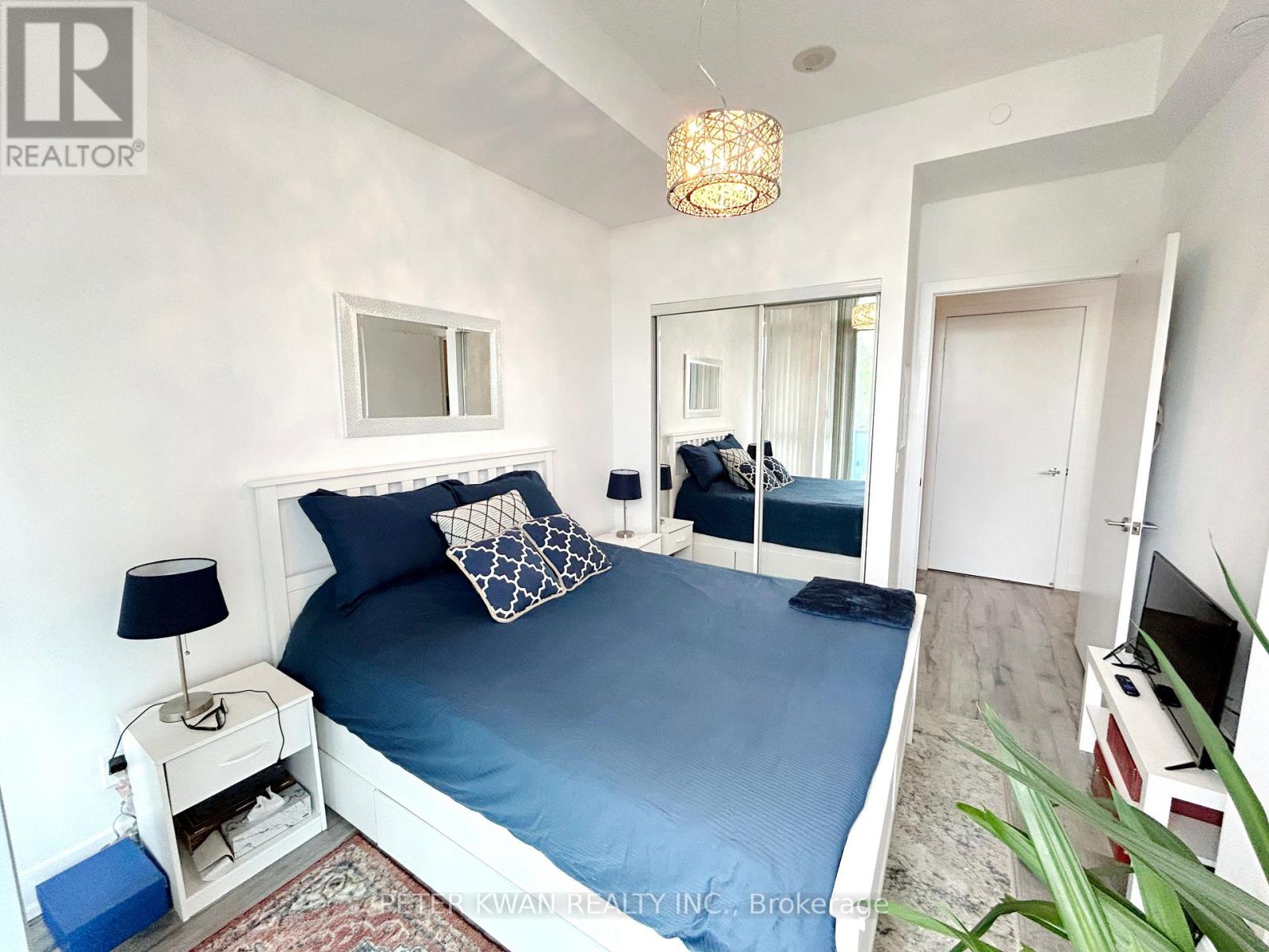 Photo 8 of 332 9471 Yonge Street, Richmond Hill ON