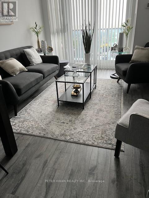 Photo 4 of 332 9471 Yonge Street, Richmond Hill ON