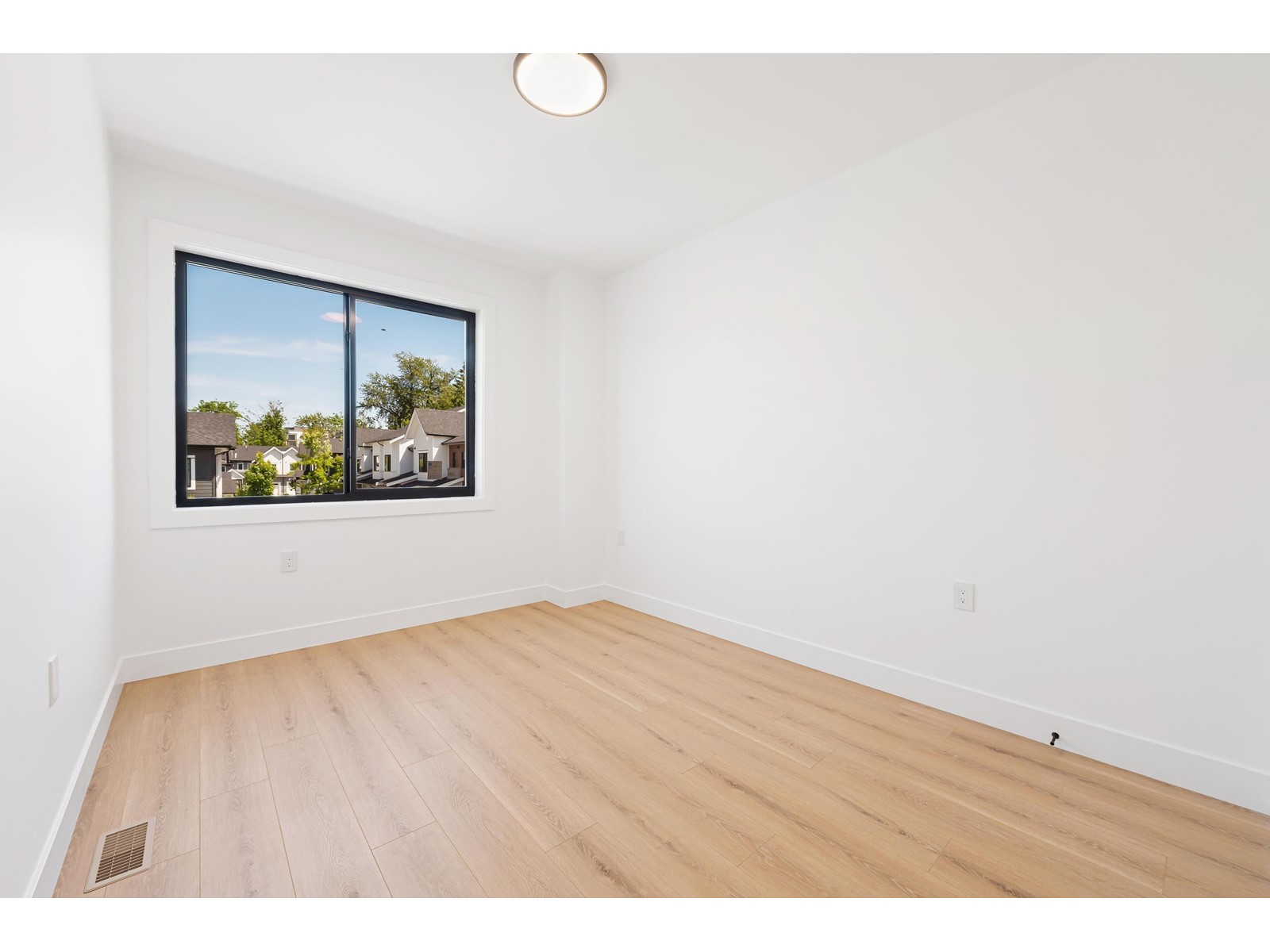 7637 197 STREET, Langley