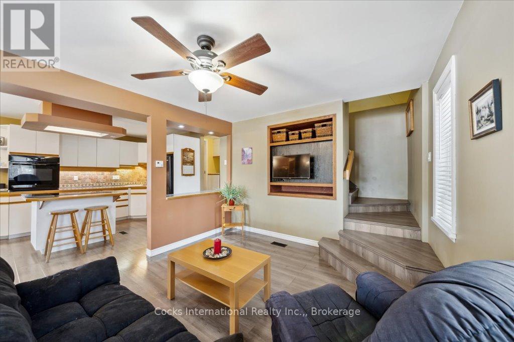 Photo 5 of 206 On 141 Highway, Huntsville ON