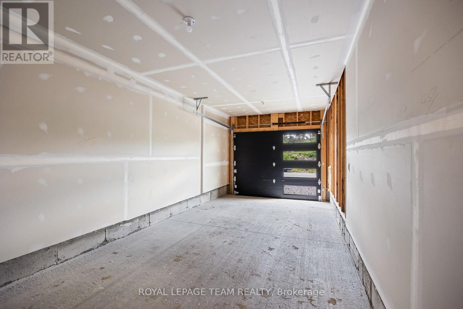 Photo 22 of 332 Lewis Street W, Merrickvillewolford ON